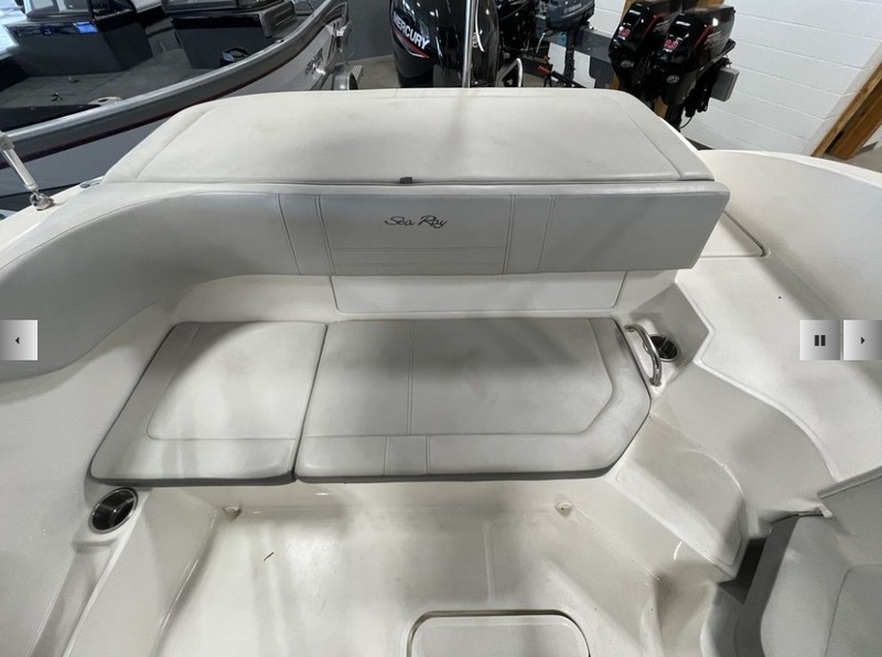 Boats  2020 Sea Ray SPX 190 Outboard Bow Rider Photo